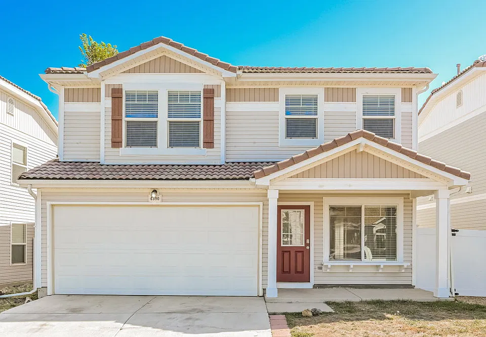 4390 Perth Cir