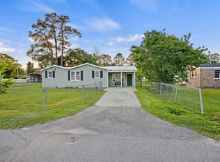 109 Plum Ln, Andrews, SC 29510