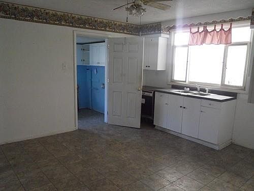3rd image of 1915 Ashland Ave