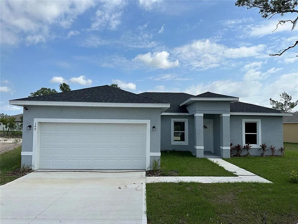 4 bed, 2.0 bath, 1758 sqft, $1,900 — Photo 1