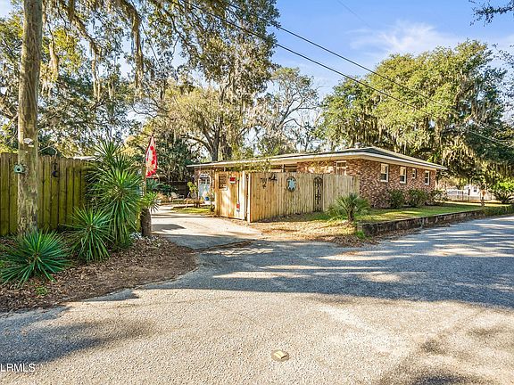 3rd image of 701 Battery Creek Road