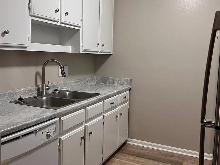 125 Parkway Dr — Photo 11
