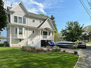 70 Flintstone Rd, Narragansett, RI 02882