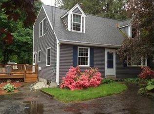 8 Prospect St, Medway, MA 02053