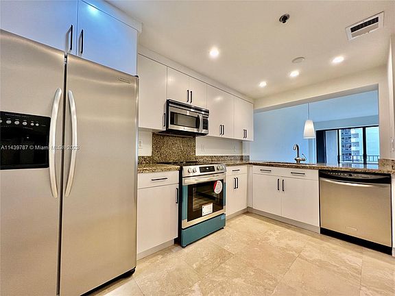 3rd image of 201 Crandon Blvd APT 432