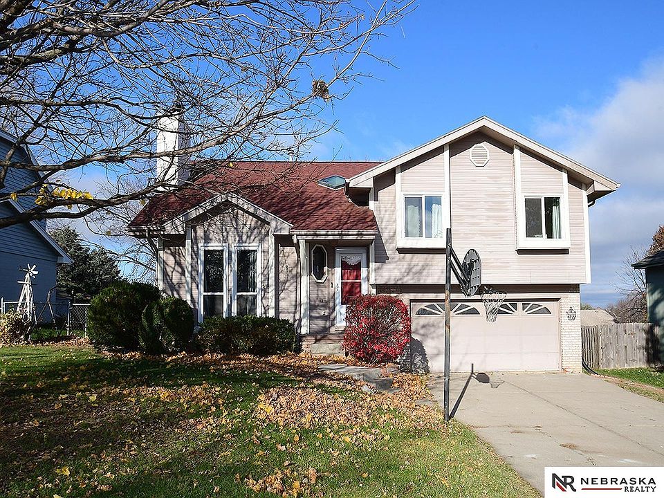 1st image of 2302 Marilyn Dr