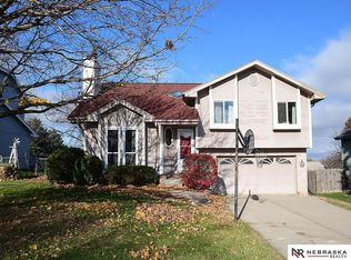 2302 Marilyn Dr, Papillion, NE 68046