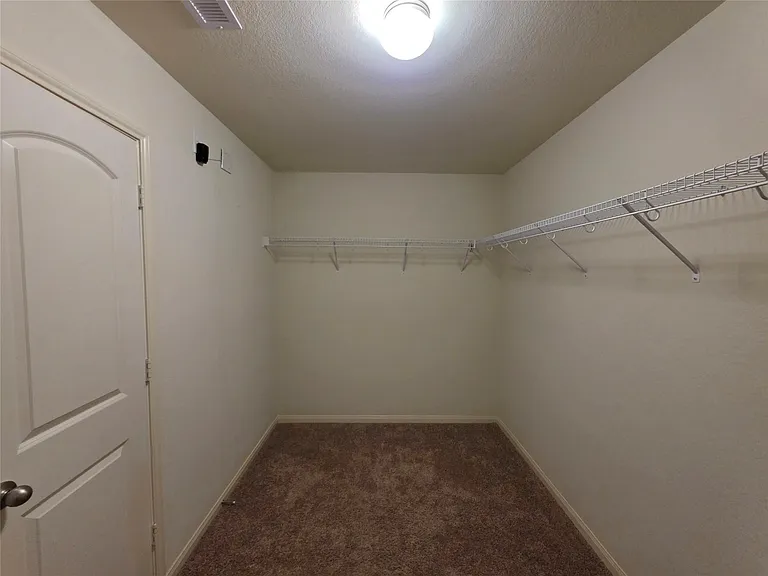 723 Crystal Lakes Dr — Photo 27