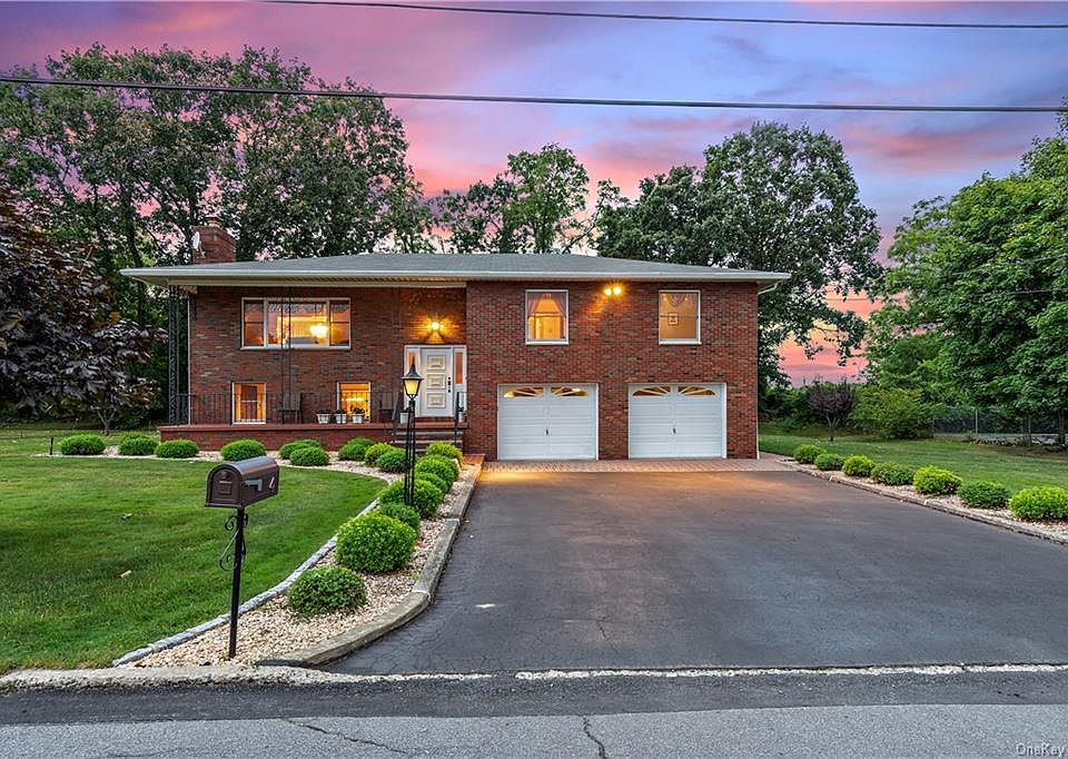1st image of 4 Rosemary Ln