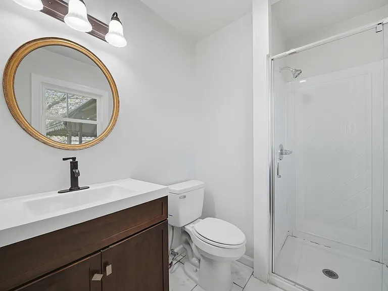 1403 Herrington Rd — Photo 9