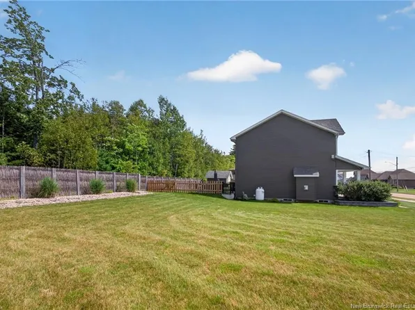65 Wilmington Dr, Moncton, NB E1A 9L3