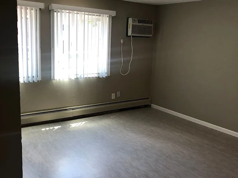 2631 Columbus Ave — Photo 7