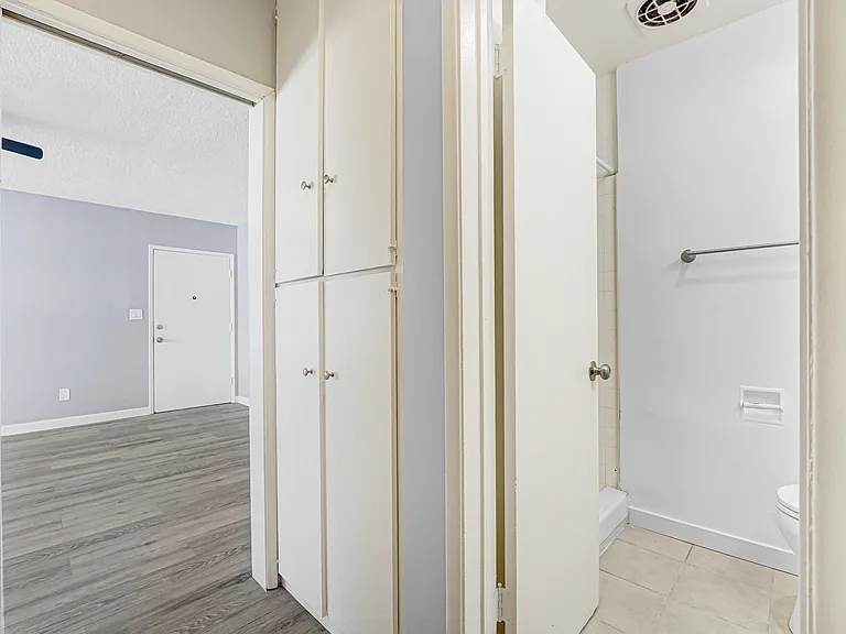 850 Victor Ave — Photo 6