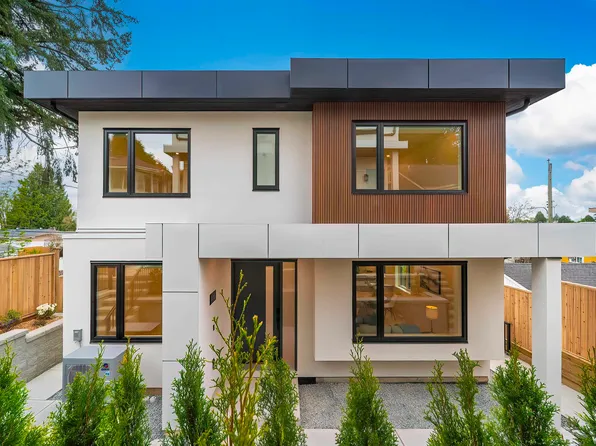 5593 Fleming St, Vancouver, BC V5P 3E8