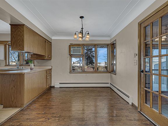 5th image of 409 Heritage Dr