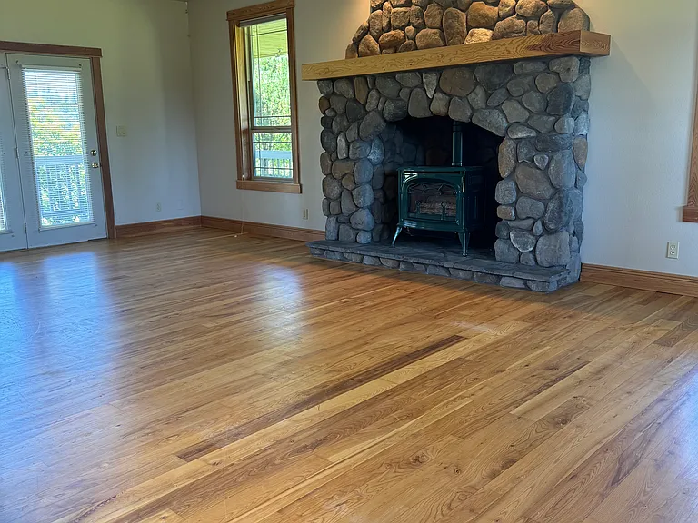 19383 Pine Ave — Photo 5