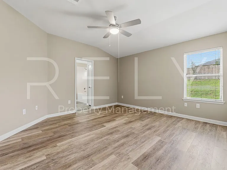 146 Leon River Loop — Photo 21