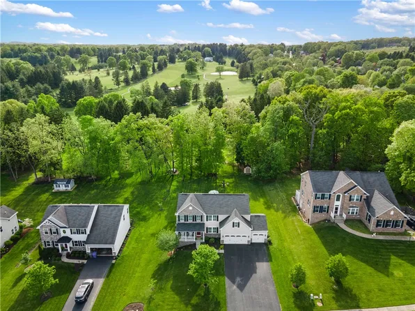 4057 Willow Creek Dr, Gibsonia, PA 15044