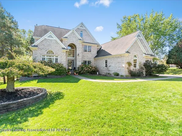 6149 Old River Trl, Lansing, MI 48917