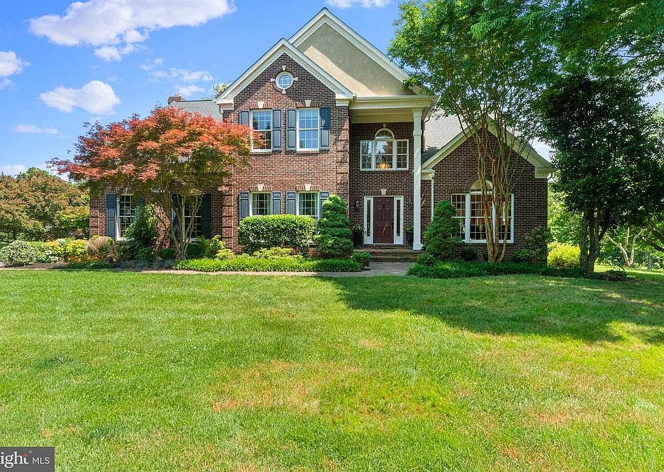 1st image of 7009 Helmsdale Ct