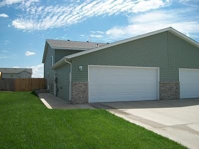 2nd image of 1067 42nd Ave W