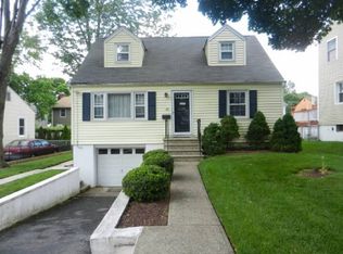 41 4th Ave, Roseland, NJ