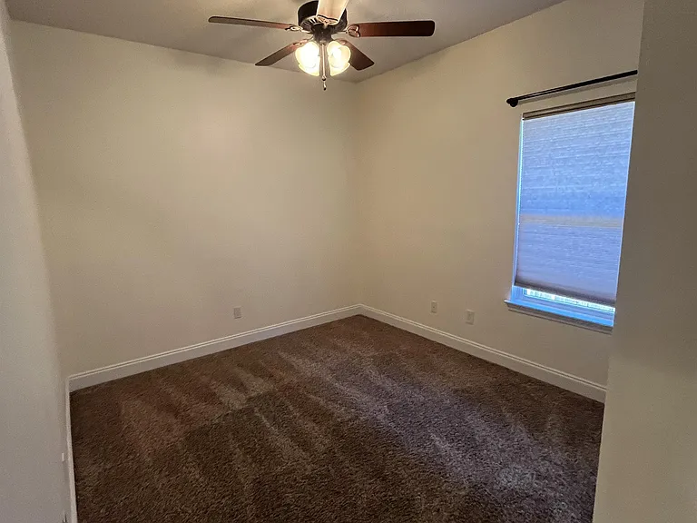 808 Pine Alley St — Photo 8