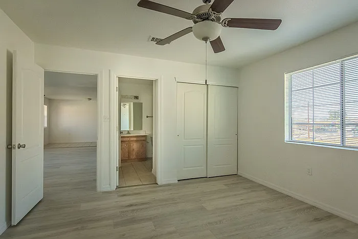 2413 Tremont Ave #B3 — Photo 22