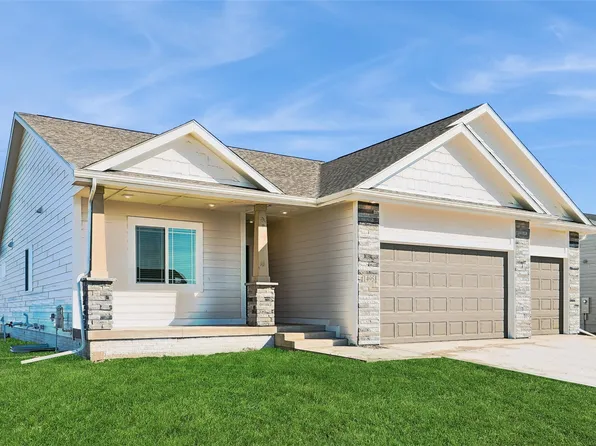 1495 NW Bull Run Ct, Waukee, IA 50263