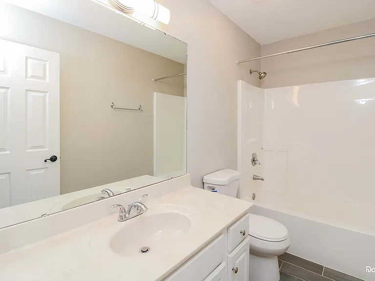 1114 Bridgewater Dr — Photo 10