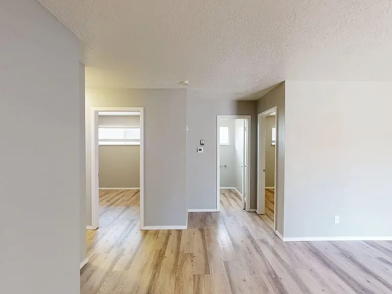 Contemporary, Loaded 2 Bed 2 Bath Apartment on Conchas Park — Photo 10