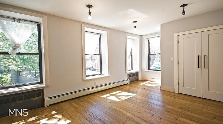 Rented by MNS | media 5