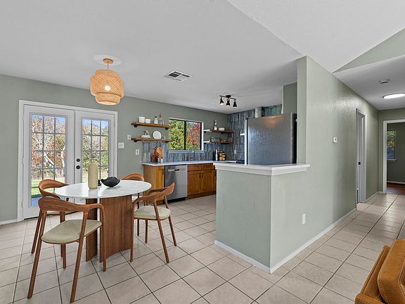 5th image of 1003 Byers Ln
