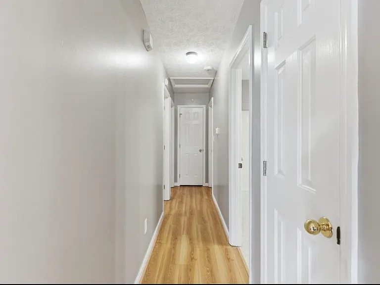 2137 Curtiswood Dr — Photo 4