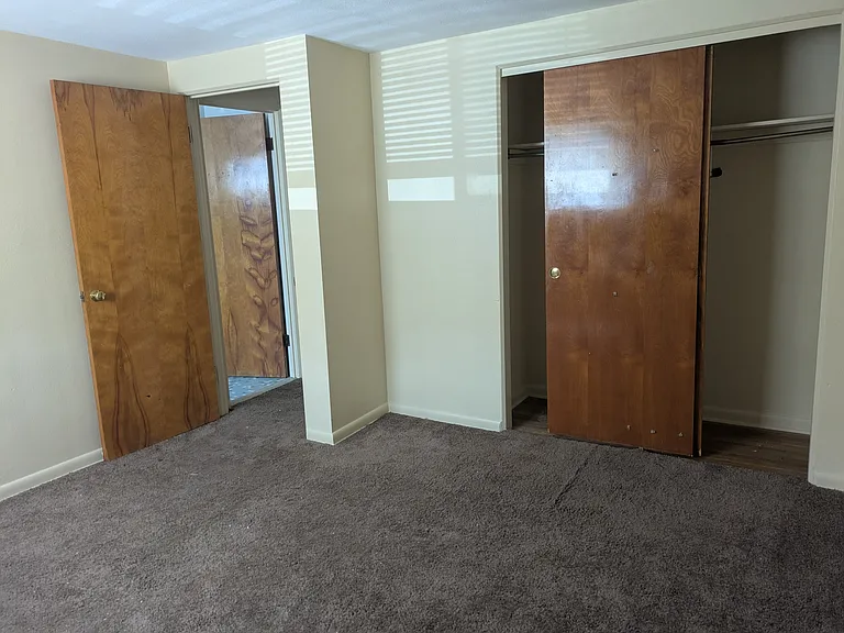 2920 N Rockwood Dr #B — Photo 4