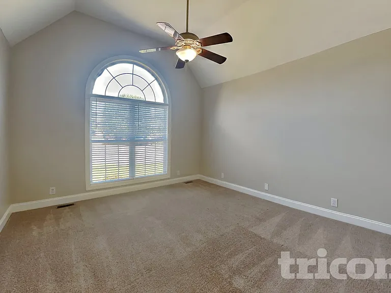 2911 Wolves Trl — Photo 6