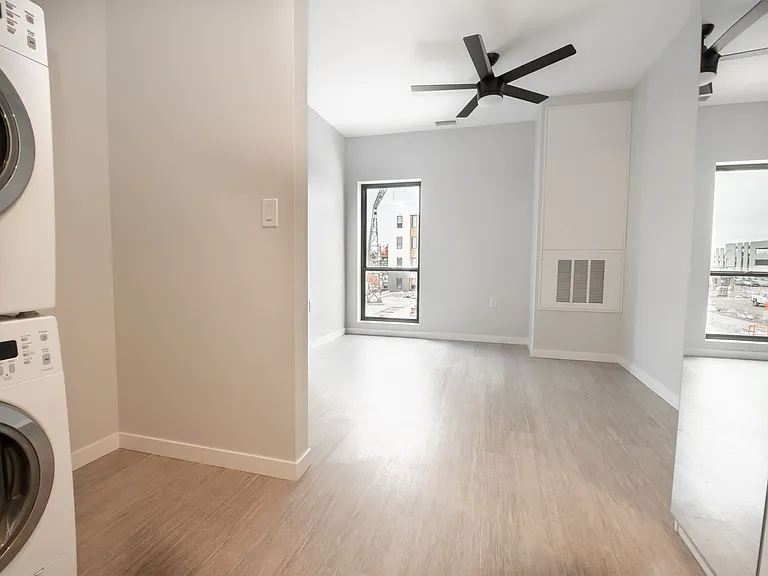 Rowat Lofts Apartments — Photo 15