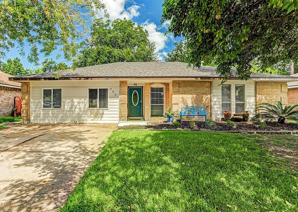 1st image of 403 Avondale Ln