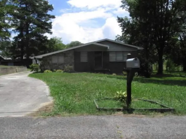 411 Regent Cir, Gardendale, AL 35071