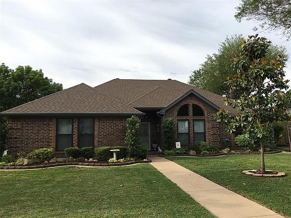 3rd image of 6844 Parkwood Dr