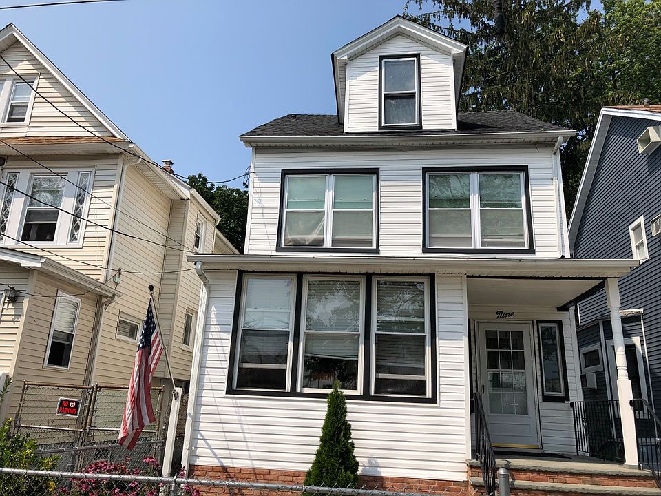 1st image of 9 Margaret Ct