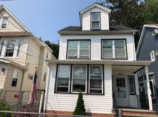 9 Margaret Ct, Hempstead, NY 11550