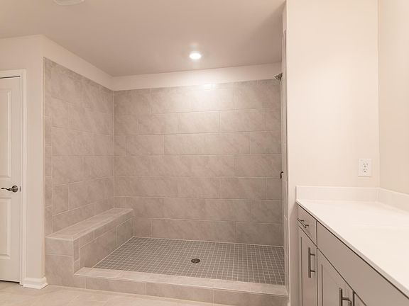 3rd image of 4212 Oakton Dr