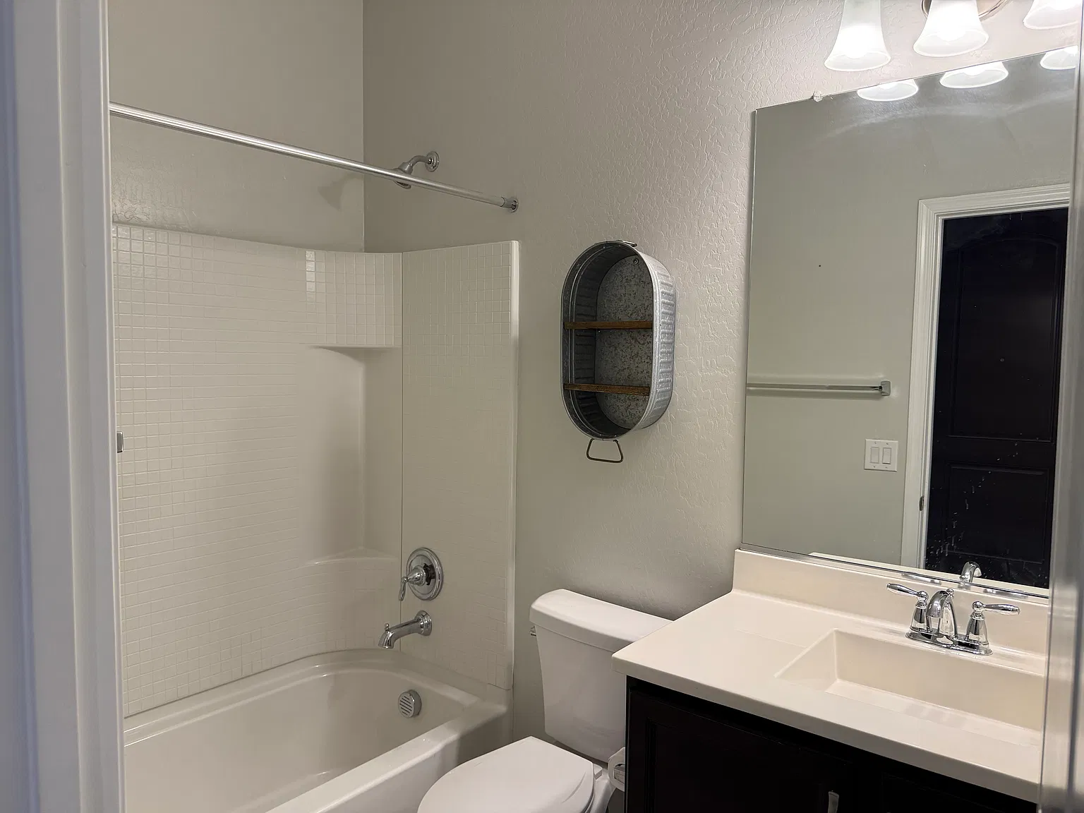 3 bed, 1633 sqft, $2,350 — Photo 4