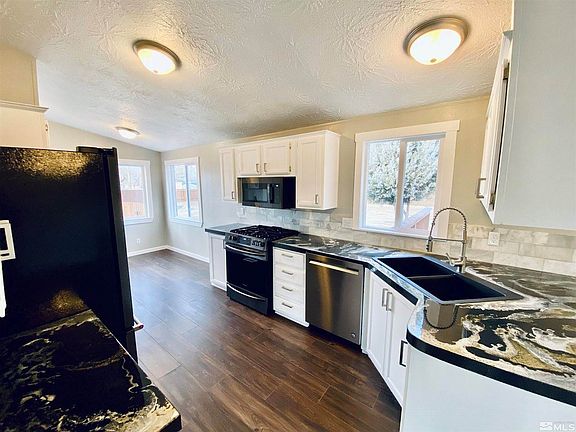 4th image of 4105 Bonanza Cir