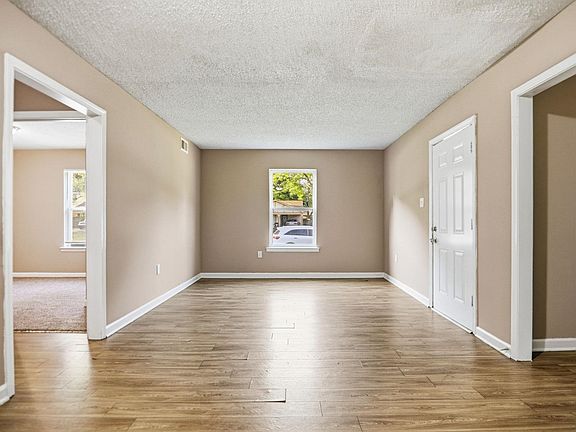 5th image of 3204 Morningview Dr