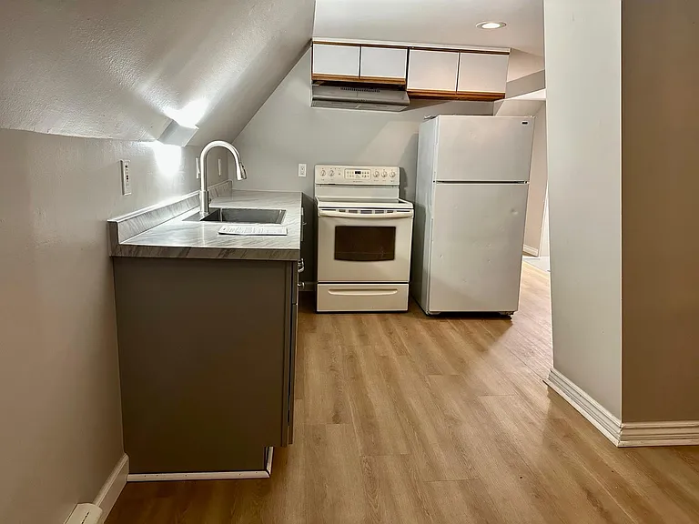 418 Laurel St #3 — Photo 6