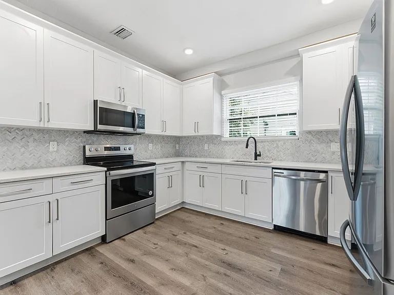 3314 N Jefferson St — Photo 15
