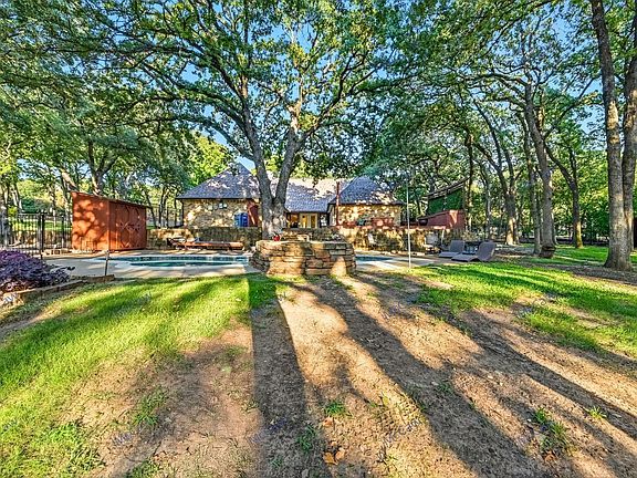 4th image of 1520 Bellechase Dr