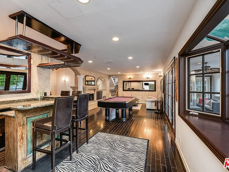 4063 Benedict Canyon Dr — Photo 17
